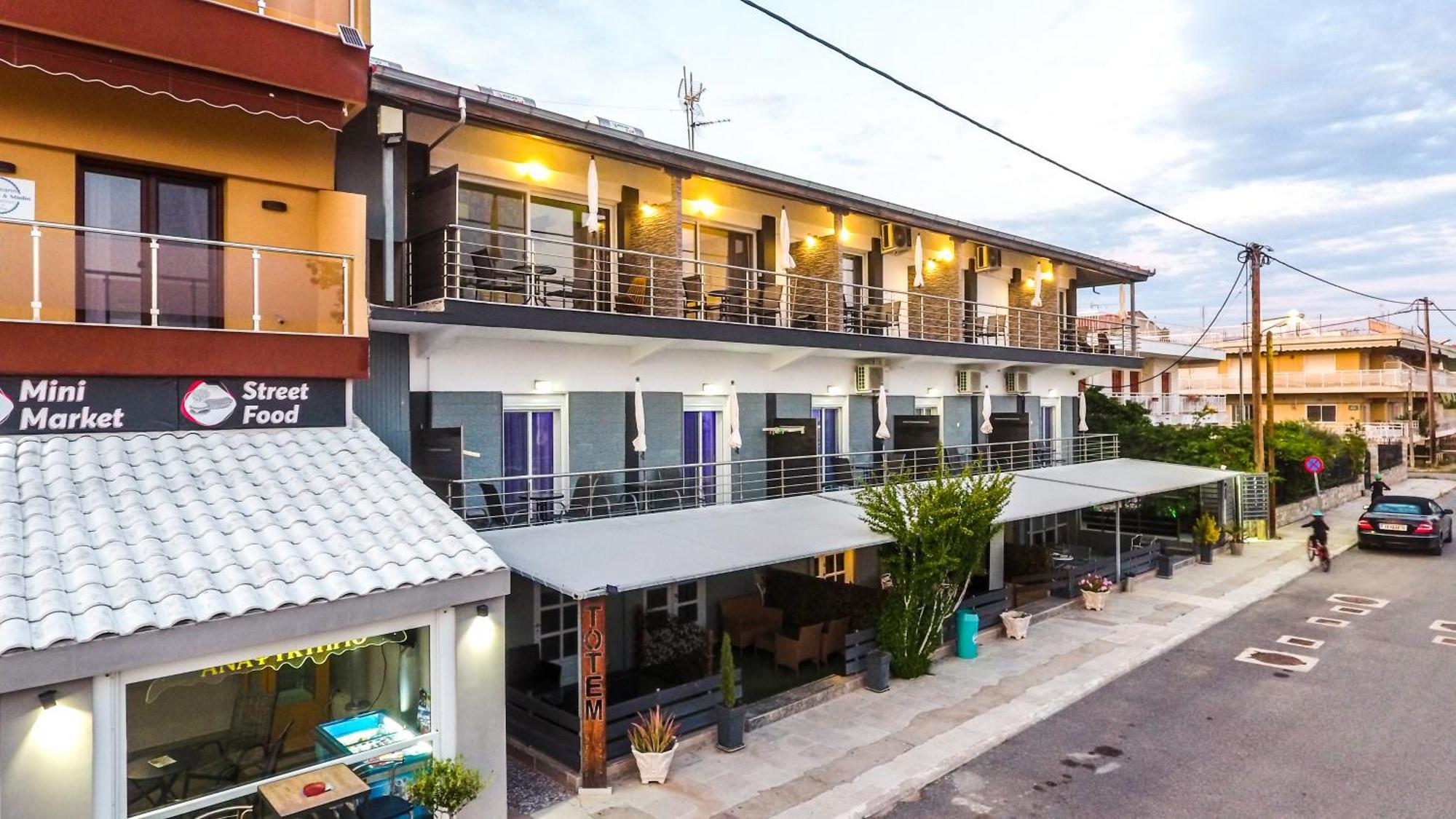 Totem Apartments Nea Plagia Exterior foto
